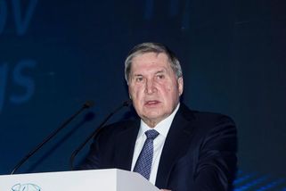 Američané mohou na Kyjev zatlačit. Přesně k tomu je vyzýváme, prohlásil Putinův poradce - Novinky